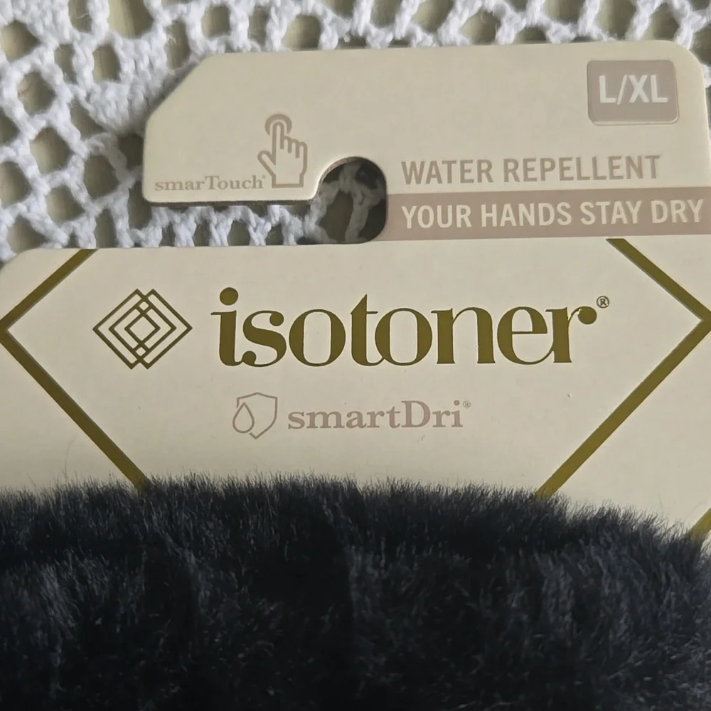 ISOTONER WOMEN'S BLACK FUR-TRIMMED GLOVES - Picture 2 of 8